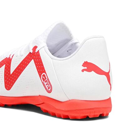 Puma FUTURE PLAY TT Erkek Halı Saha Ayakkabısı Beyaz 10738101