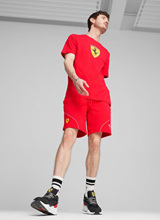 62380502 Ferrari Race Big Shield T Kırmızı Yuvarlak Yaka Regular Fit Baskılı Erkek T-Shirt