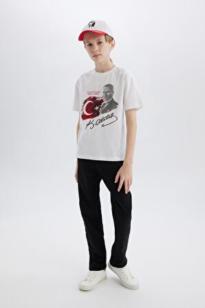 DeFacto Erkek Çocuk Straight Fit Standart Paça Basic Düz Jean Pantolon B5445A825SMNM40