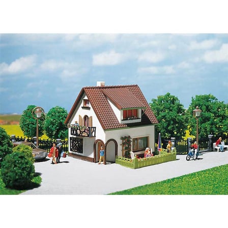 Faller 130200 1/87 Ölçek Tavan Arası Pencereli Ev Maketi