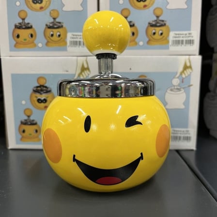 Basmalı Kapaklı Emoji Kültablası - Kokusuz Metal Dönüşümlü Sarı Gülen Yüz Küllük