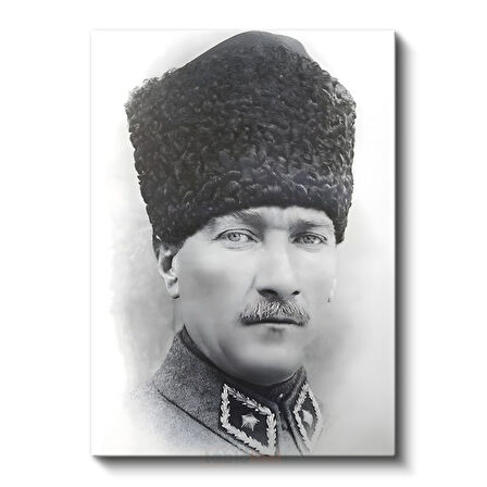 Kalpaklı Komutan - Beyaz Fonda Portre Kanvas Tablo