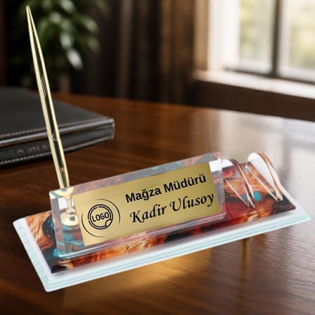 Firma Logolu Kişiye Özel Masa İsimliği - Gold Metal Plakalı Mağaza Müdürü Cam İsimlik ve Kalem Seti