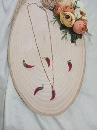 BİBER UÇLU MODERN KOLYE