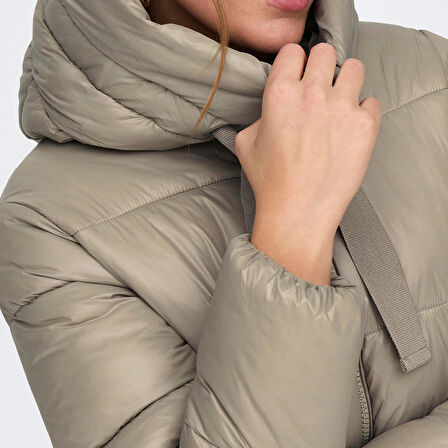 Only Açık Kahve Kadın Mont ONLNEWSCARLETT HOOD PUFFER CC OTW