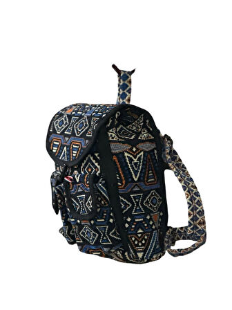 Kilim Desenli El Yapımı Sırt Çantası – Etnik Tasarım, Dayanıklı ve Katlanabilir
