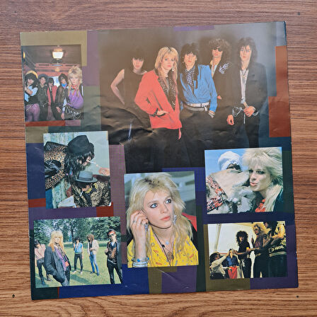 Hanoi Rocks – Million Miles Away