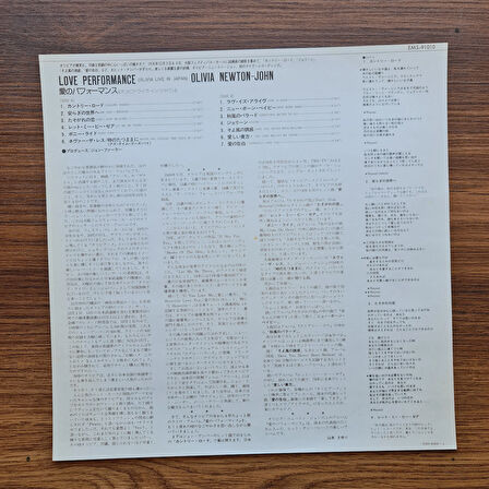 Olivia Newton-John – Love Performance