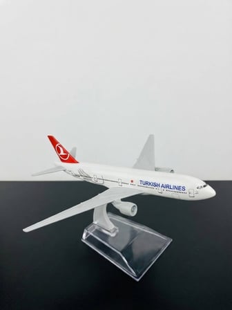 Boeing 777-300 Metal Model Uçak - 1/250 Ölçek