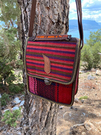 Otantik Dokuma Tokalı Kilim Desen Çanta