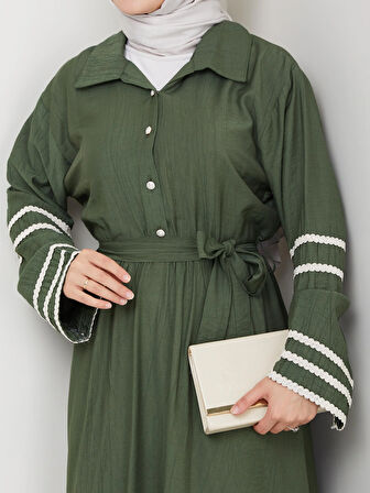 Kadın Çilek Kumaş Şerit Detaylı Kuşaklı Haki Elbise 