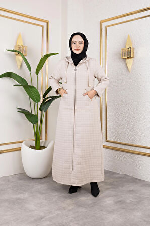 Kadın Kapüşonlu Fermuarlı Cepli Bej Kapitone Uzun Kap