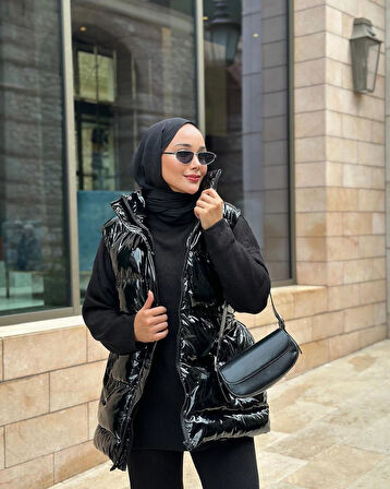 Kadın Siyah Parlak Fermuarlı Çıt Çıtlı Cepli Şişme Yelek