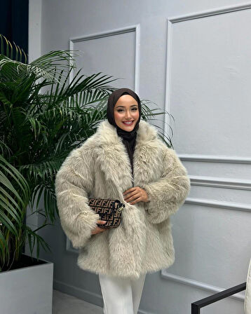 Kadın Bej Peluş İçi Astarlı Kaban