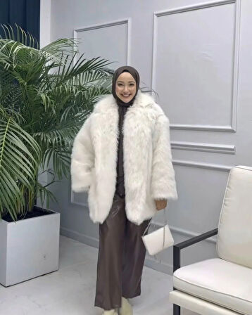 Kadın Krem Peluş İçi Astarlı Kaban