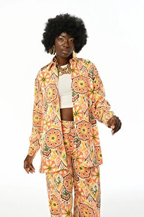 KADIN GEOMETRİK DESENLİ OVERSİZE KESİM GÖMLEK