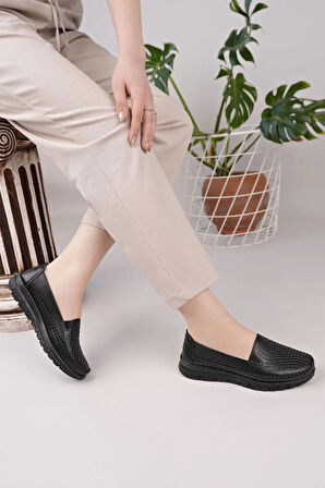 Nesil Shoes Ayzen 795 Siyah Taş Detaylı Anatomik Kadın Ayakkabı