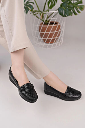 Nesil Shoes Ayzen 006 Siyah Dolgu Topuk Kadın Ayakkabı