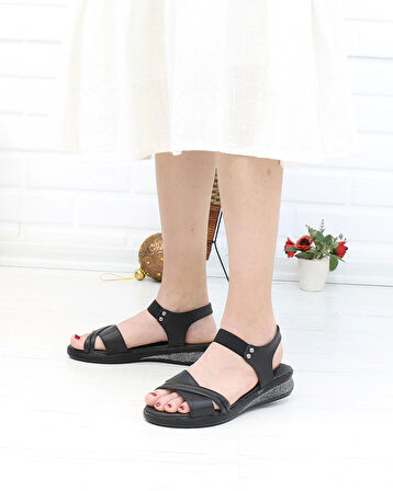 Nesil Shoes Mv 953 Siyah Anatomik Lastikli Kadın Sandalet