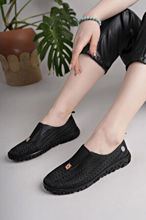 Mammamia D25YA 665 Siyah Hakiki Deri Delikli Kadın Ayakkabı