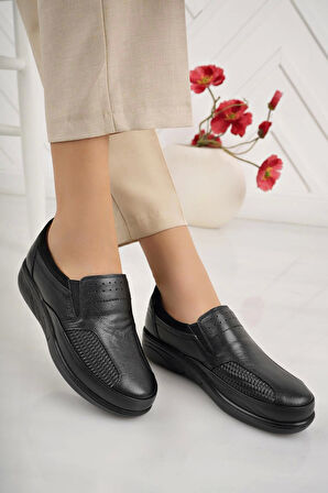 Castle Black 42631 Siyah Hakiki Deri Kemik Çıkıntı Kadın Ayakkabı