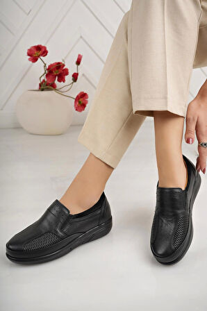 Castle Black 42631 Siyah Hakiki Deri Kemik Çıkıntı Kadın Ayakkabı