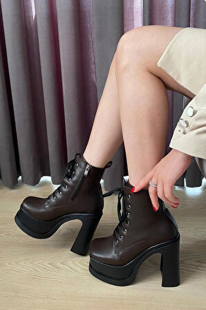 Kadın Simya Kahverengi Bağcıklı Detaylı 12 cm Platform Topuklu Fermuarlı Bot