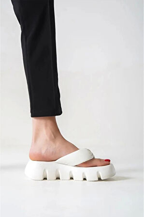 Kadın Tokyo Beyaz Kalın Tabanlı Parmak Arası Terlik