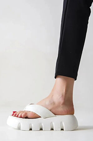 Kadın Tokyo Beyaz Kalın Tabanlı Parmak Arası Terlik