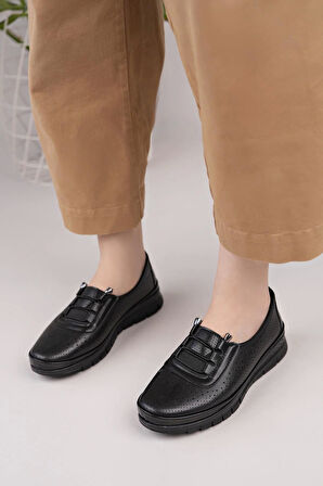 Nesil Shoes Ayzen 1042 Siyah Anatomik Delikli Kadın Ayakkabı