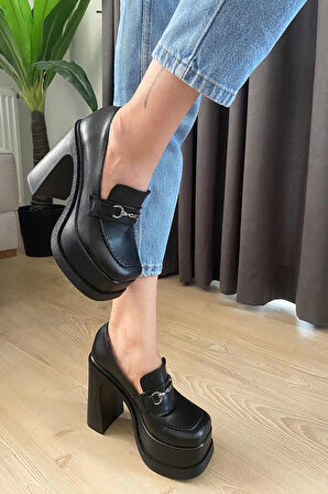 Kadın Clara Siyah Rugan İnce Tokalı Lofer Model 12 cm  Platform Topuklu Ayakkabı