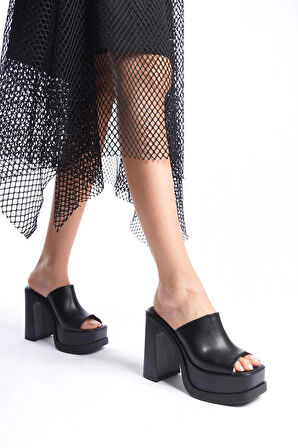 Kadın Marci Beyaz Geniş Bantlı (12 cm ) Platform Topuklu Terlik 1001