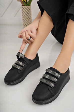 Nesil Shoes Süha 951 Siyah Zümrüt Taşlı Anatomik Kadın Ayakkabı