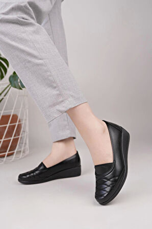 Nesil Shoes Ayzen 4019 Siyah Dolgu Topuk Kadın Ayakkabı