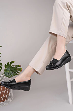 Nesil Shoes Ayzen 4020 Siyah Dolgu Topuk Kadın Ayakkabı