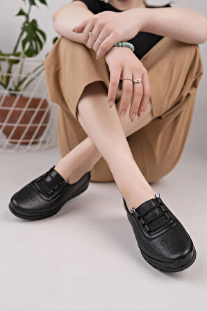 Nesil Shoes Ayzen 1042 Siyah Anatomik Delikli Kadın Ayakkabı