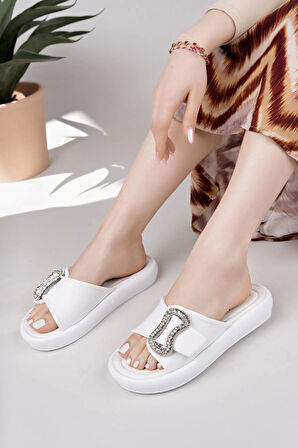 Nesil Shoes Dvm 033 Beyaz Masaj Tabanlı Tokalı Kadın Terlik
