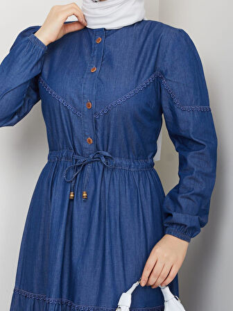 Kadın Dantel Detaylı Düğmeli ve Bağcıklı Koyu Kot Mavi Elbise
