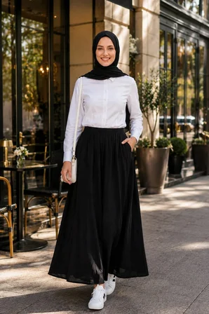Kadın Beli Lastikli Çilek Kumaş Siyah Etek