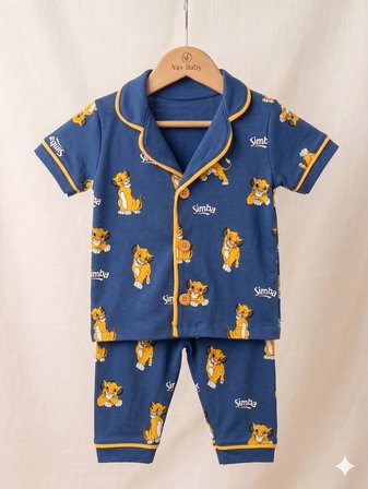  Pamuklu Kruvaze Yaka Önden Düğmeli Aslan Kral Desenli Mevsimlik Alt Üst Pijama Takım (Mavi)