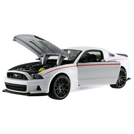 Maisto 1:24 2014 Ford Mustang Street Racer Model Araba - Beyaz