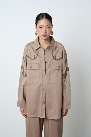 Kadın Çift Cepli Önü Boncuk İşlemeli Düz Renk Gömlek