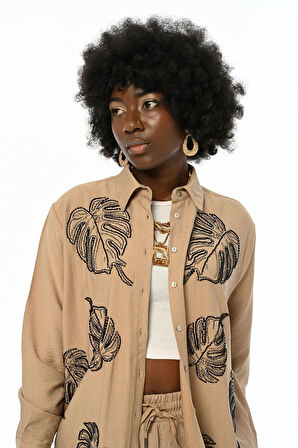 KADIN ÖNÜ TAŞ İŞLEMELİ OVERSİZE GÖMLEK