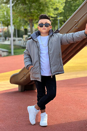 Erkek Çocuk Çıkarılabilir Kapüşonlu Baskılı Yakası Detaylı Kışlık Mont KM3501