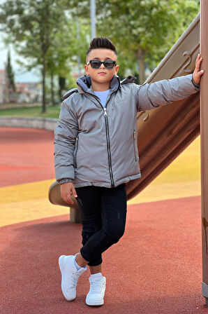 Erkek Çocuk Çıkarılabilir Kapüşonlu Baskılı Yakası Detaylı Kışlık Mont KM3501