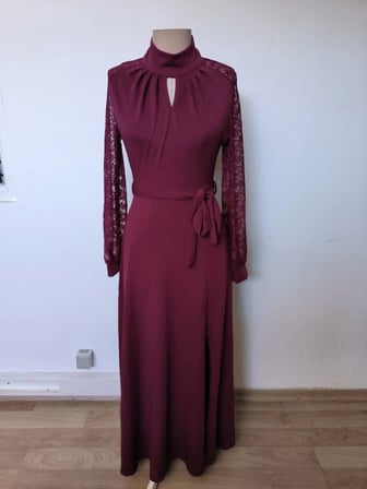 Biçomi Balıkçı Yaka Damla Dekolteli ve Kuşaklı Janjan Krep Şıklık & Konfor Elbisesi
