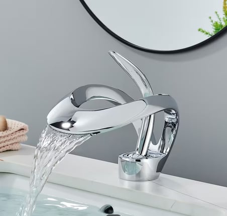 Krom Şelale Lavabo Bataryası Tek Kollu Tezgah Üstü Pirinç Gövde Loft Tasarım Banyo Musluğu