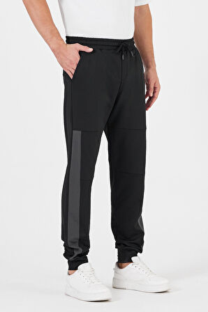 Erkek Siyah Standart Fit Normal Kesim Paça Ribanalı Cepli Rahat Jogger Eşofman Altı 