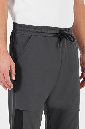 Erkek Antrasit Standart Fit Normal Kesim Paça Ribanalı Cepli Rahat Jogger Eşofman Altı 