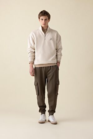 Comfort Fit Dik Yaka Baskılı Sweatshirt